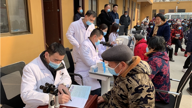 為民服務(wù)暖人心，送醫(yī)下鄉(xiāng)助健康